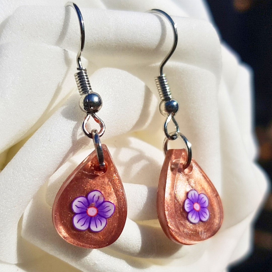 gold resin droplet earrings